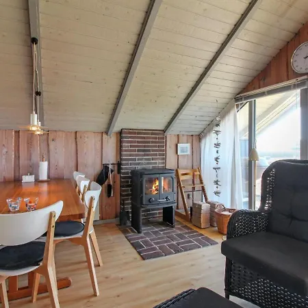 Holiday home Andrina - 200m From The Sea In Nw Jutland By Interhome